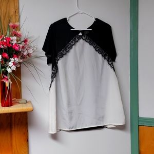 Worthington blouse- cream with lace